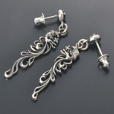 シルバースタッドピアス