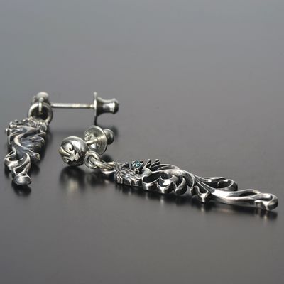 シルバースタッドピアス