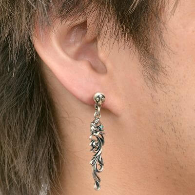 シルバースタッドピアス