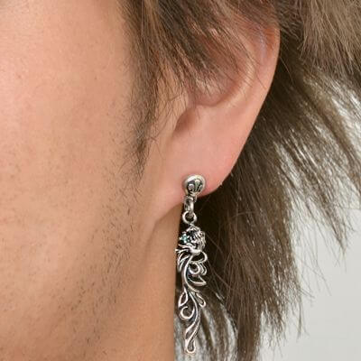 シルバースタッドピアス