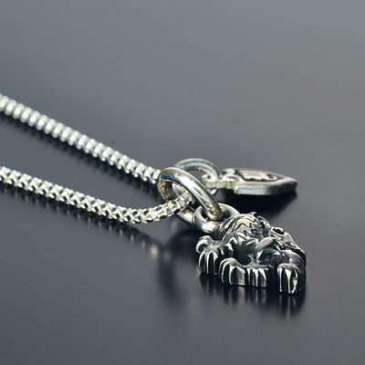 シルバーネックレス