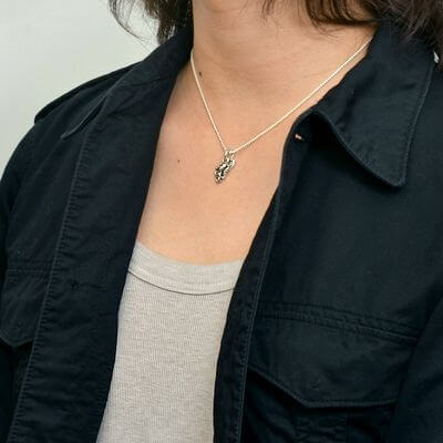 シルバーネックレス