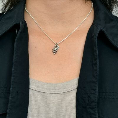 シルバーネックレス