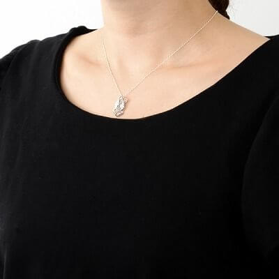 シルバーネックレス