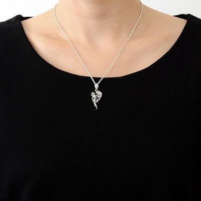 シルバーネックレス