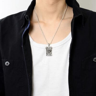 シルバーネックレス