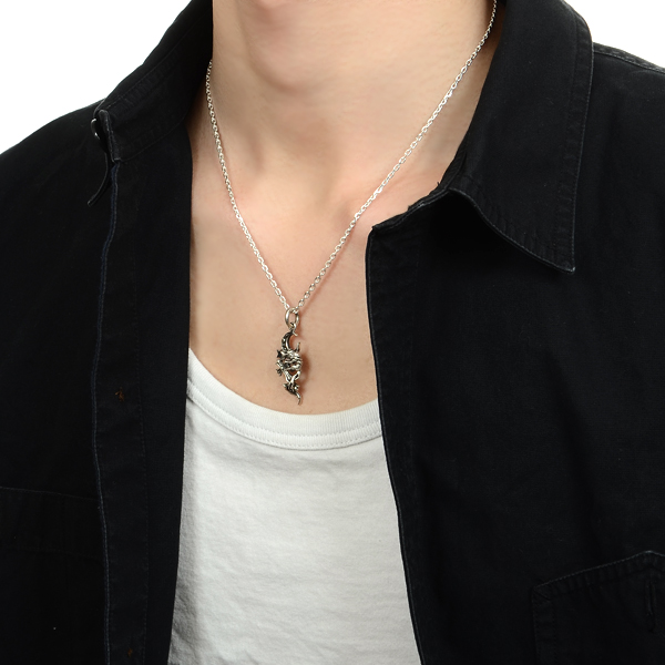 シルバーネックレス