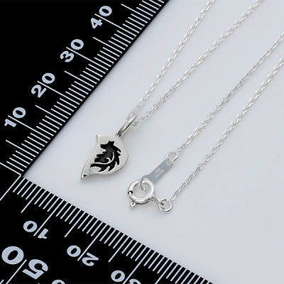 シルバーネックレス