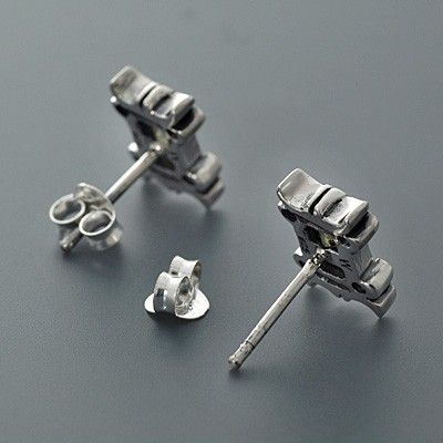 シルバースタッドピアス