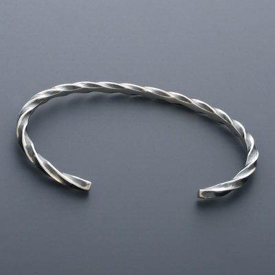 シルバーバングル