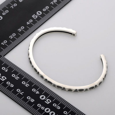 シルバーバングル