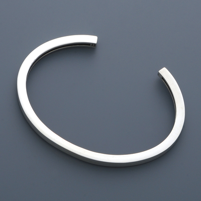 シルバーバングル