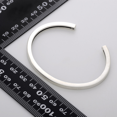 シルバーバングル