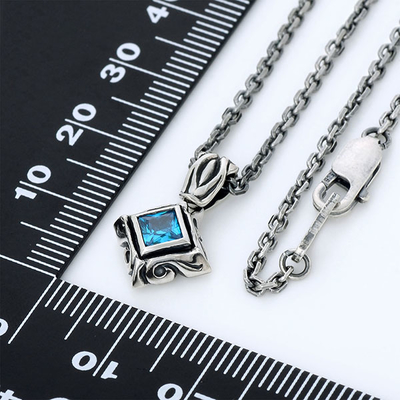 シルバーネックレス