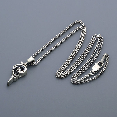 シルバーネックレス