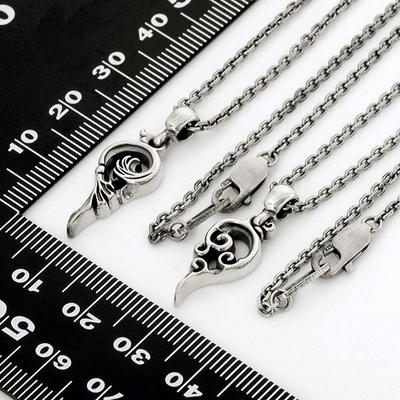 シルバーネックレス