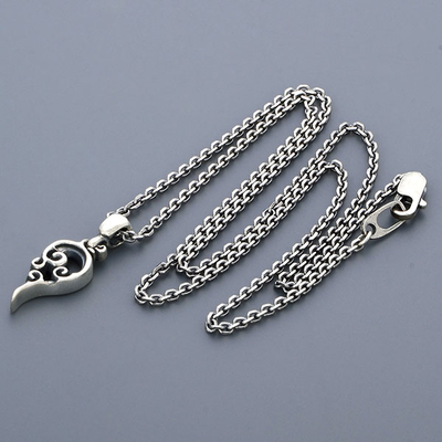 シルバーネックレス