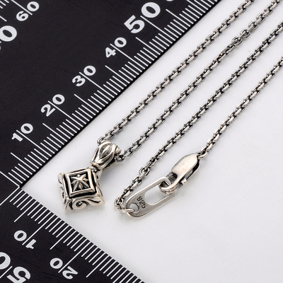 シルバーネックレス