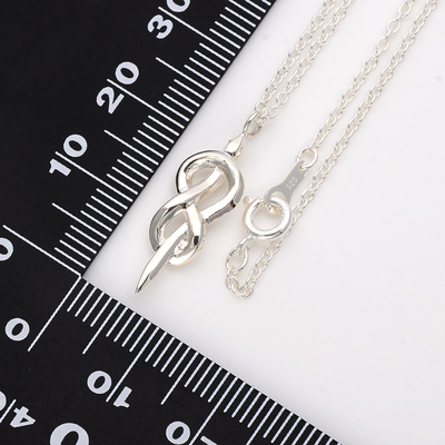 シルバーネックレス