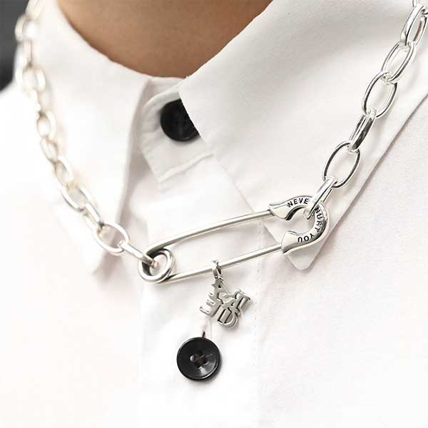 シルバーネックレス