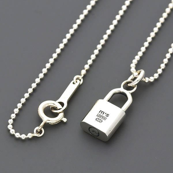 シルバーネックレス