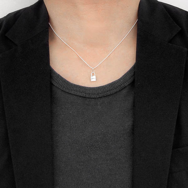 シルバーネックレス