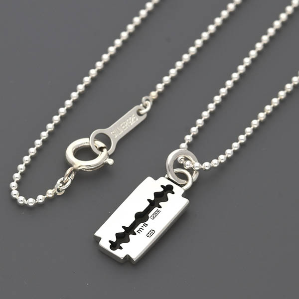 シルバーネックレス