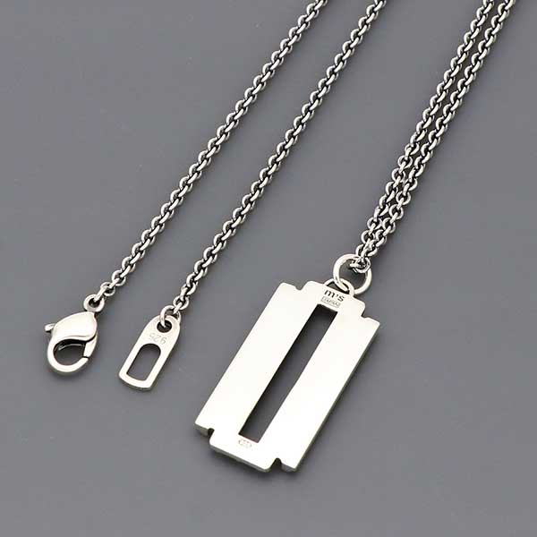 シルバーネックレス