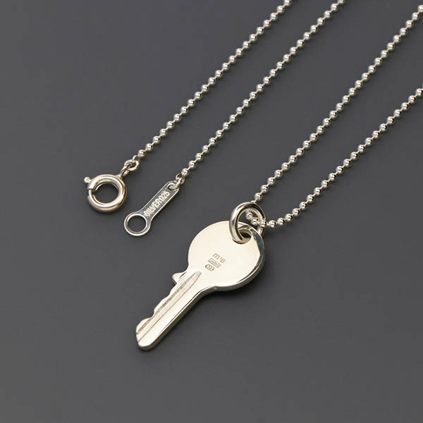 シルバーネックレス