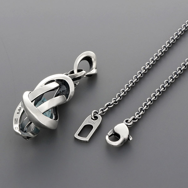 シルバーネックレス