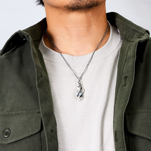 シルバーネックレス