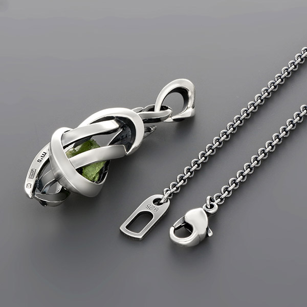 シルバーネックレス