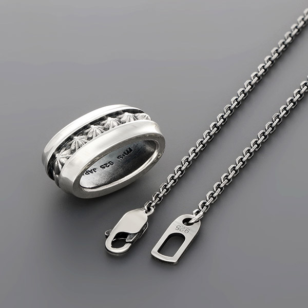 シルバーネックレス