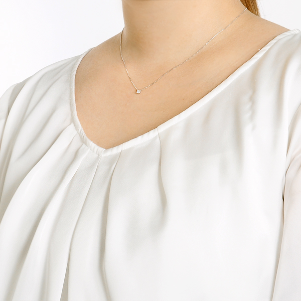 ゴールドネックレス