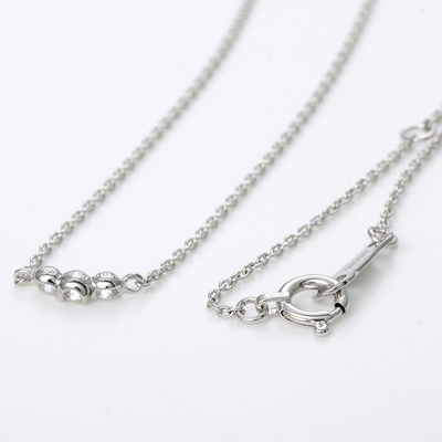 ホワイトゴールドネックレス