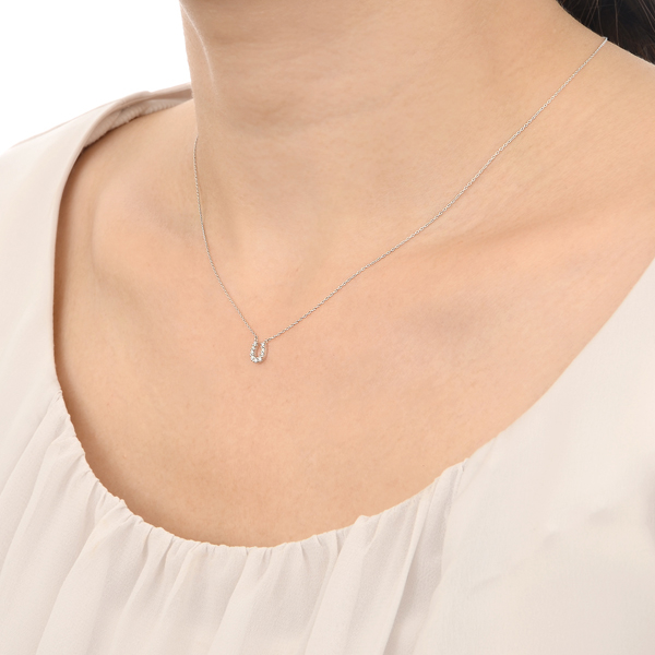 ホワイトゴールドネックレス