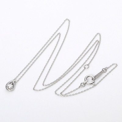 ホワイトゴールドネックレス