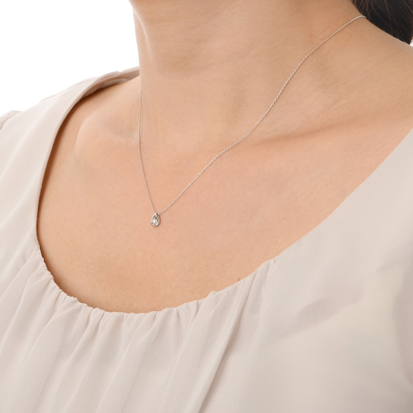 ホワイトゴールドネックレス