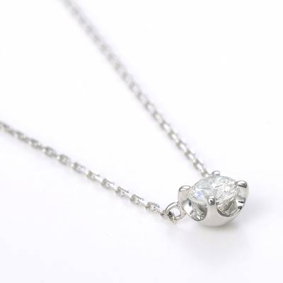 ホワイトゴールドネックレス