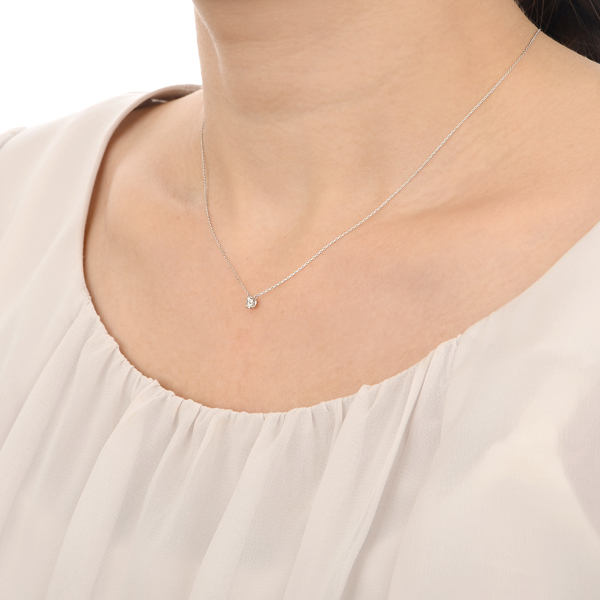 ホワイトゴールドネックレス