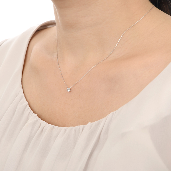 ホワイトゴールドネックレス