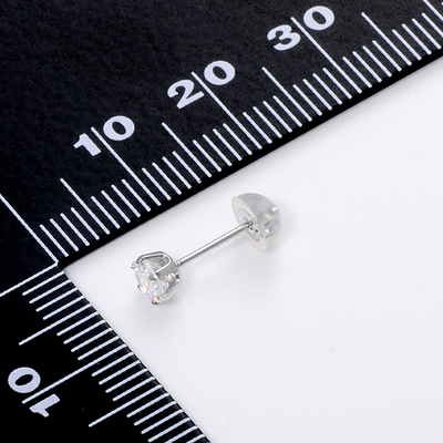 ホワイトゴールドピアス