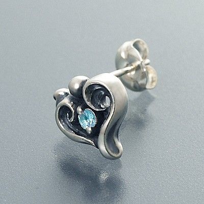 シルバースタッドピアス