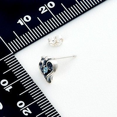 シルバースタッドピアス