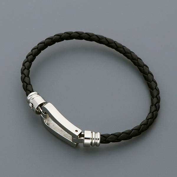 レザーブレスレット