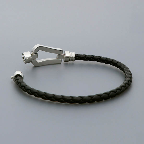 レザーブレスレット